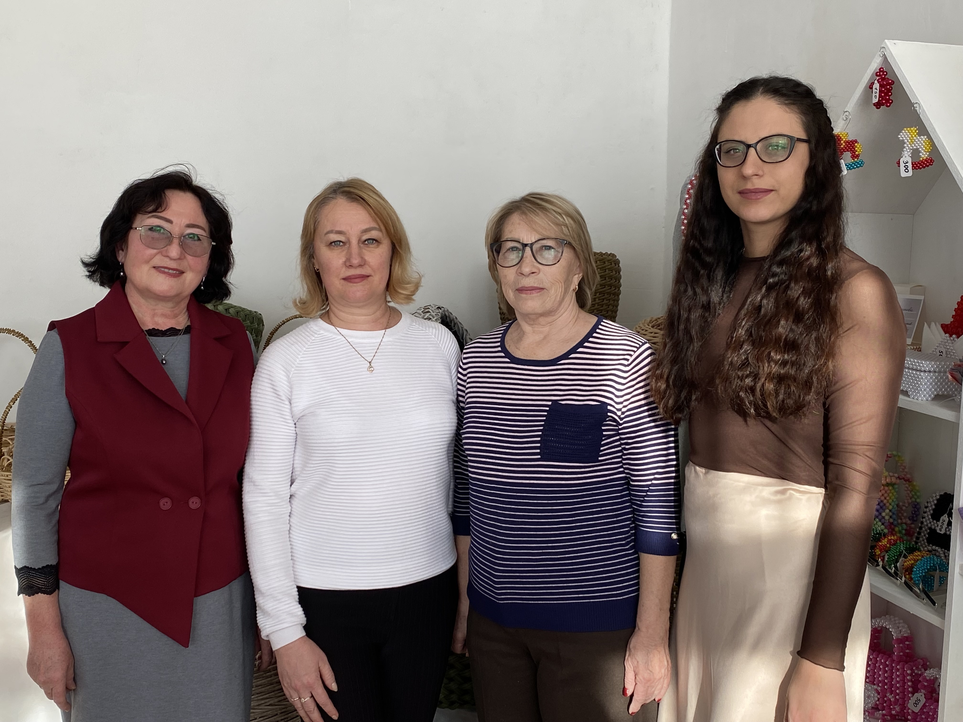 Оста куллар берләшкән