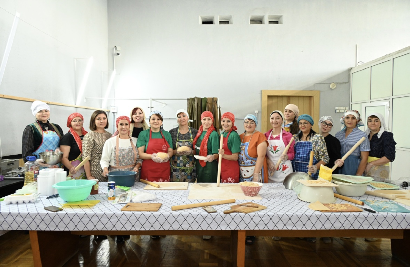 Журналистлар коралларын алыштырган