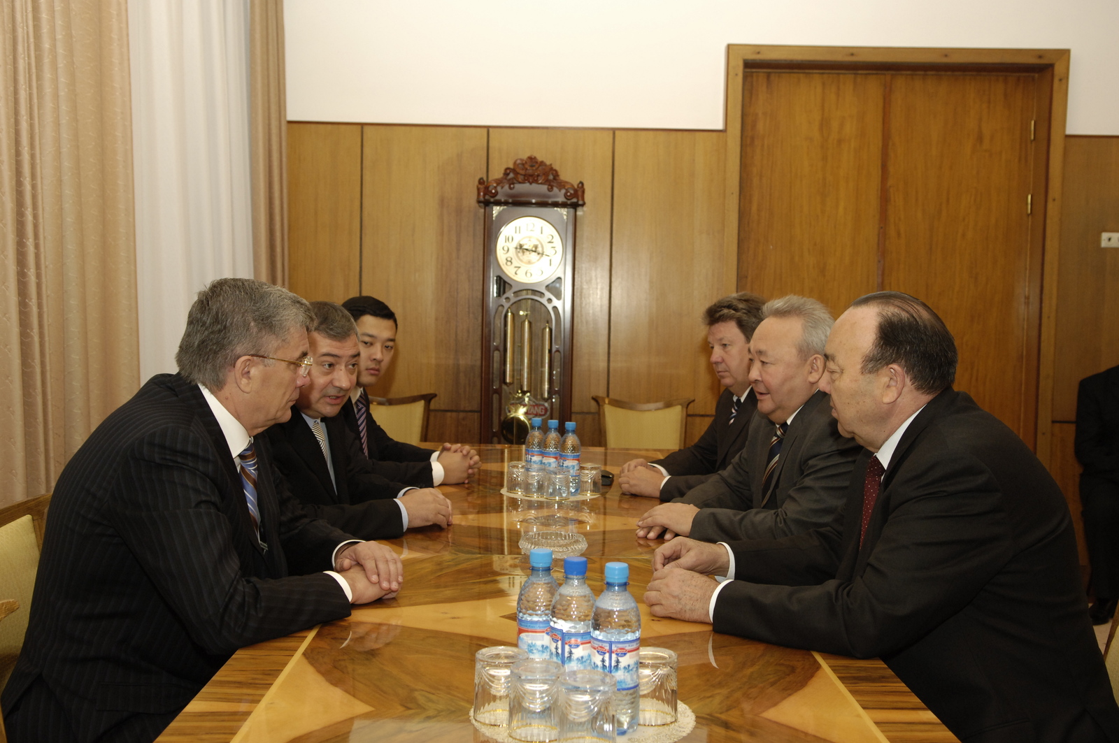 Илдус ФАЗЛЕТДИНОВ. Олы юлның тузаны. (4)