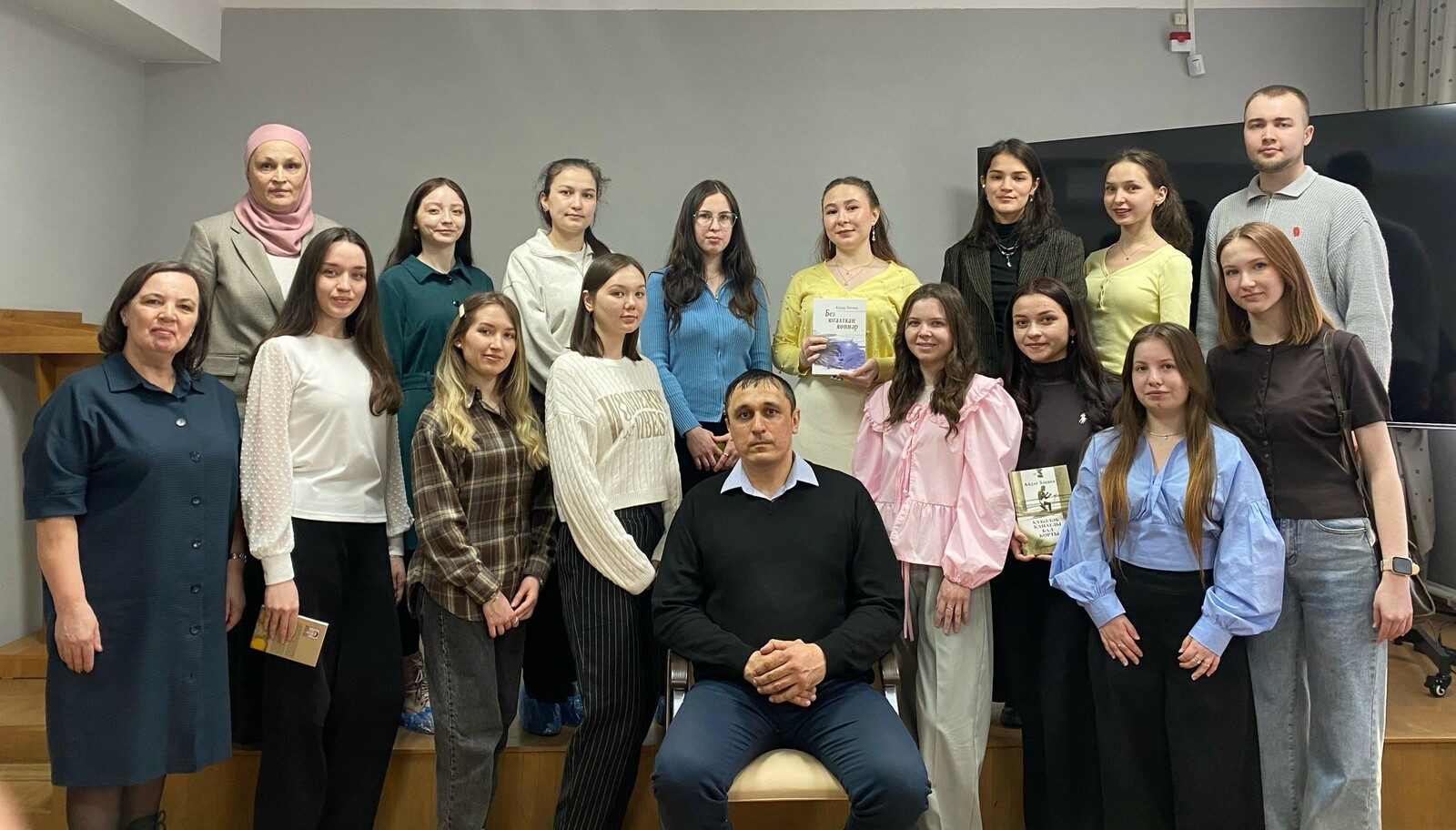 “Бәхәс” әдәби клубы: “Матурлык туйда кирәк”