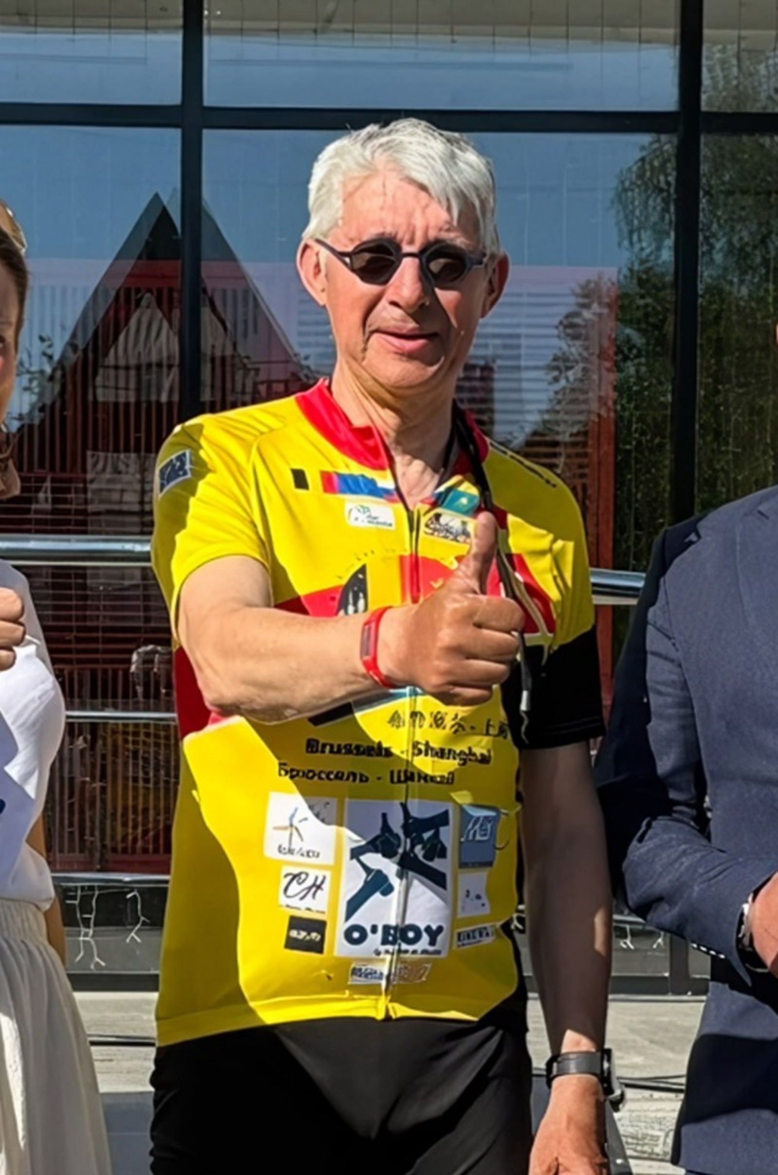 Брюсельдән Шанхайга велосипедта...