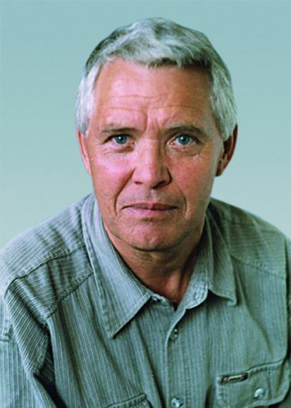 Имән тамыры тирәндә