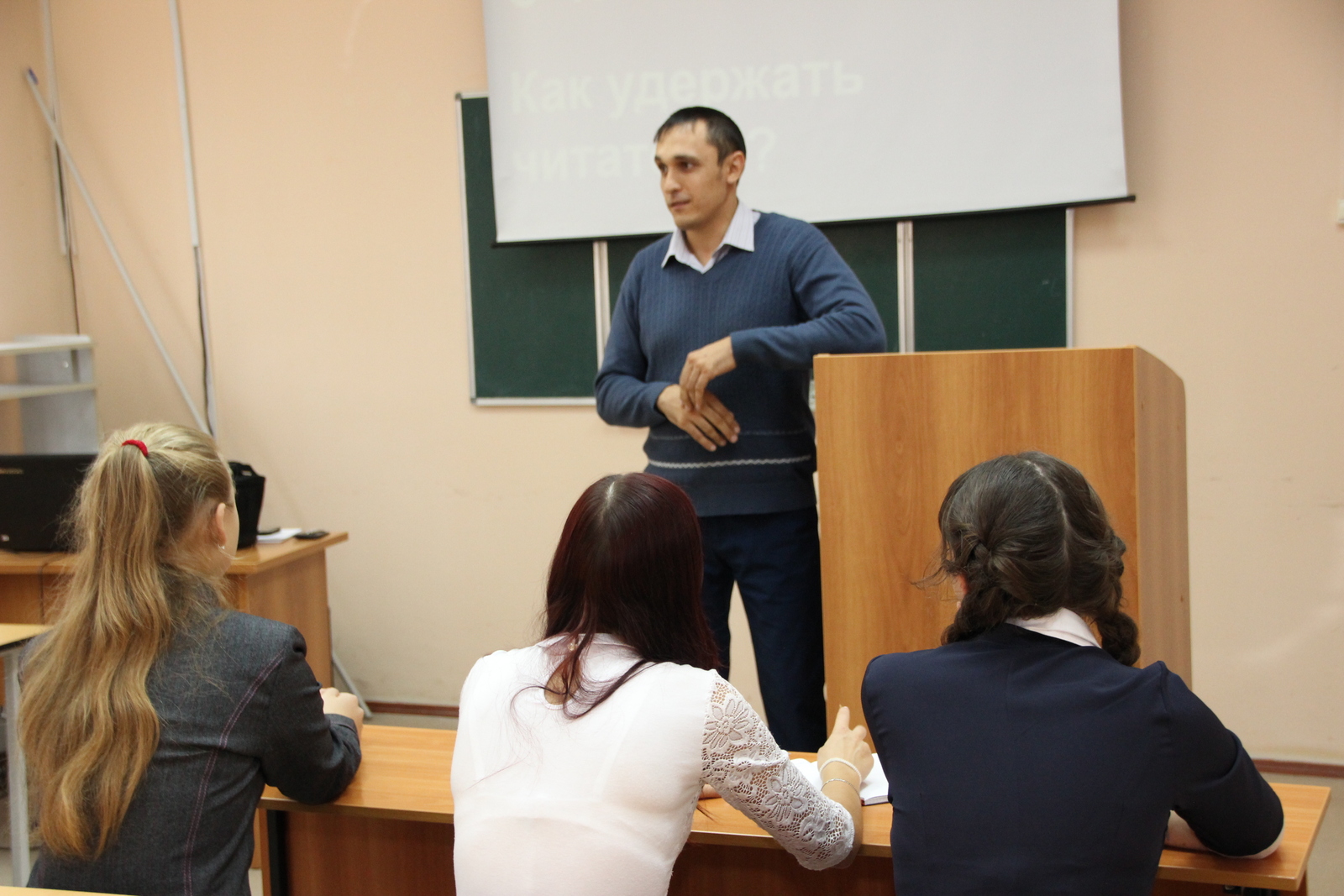 Айдар ЗӘКИЕВ: “Татар китаплары яхшылыкка гына өнди”