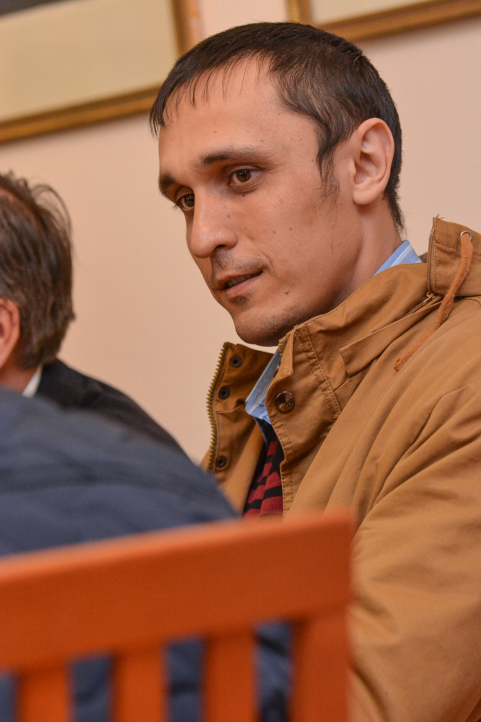 Айдар ЗӘКИЕВ. Күбәләк канатлы бал корты. Хикәя (1)