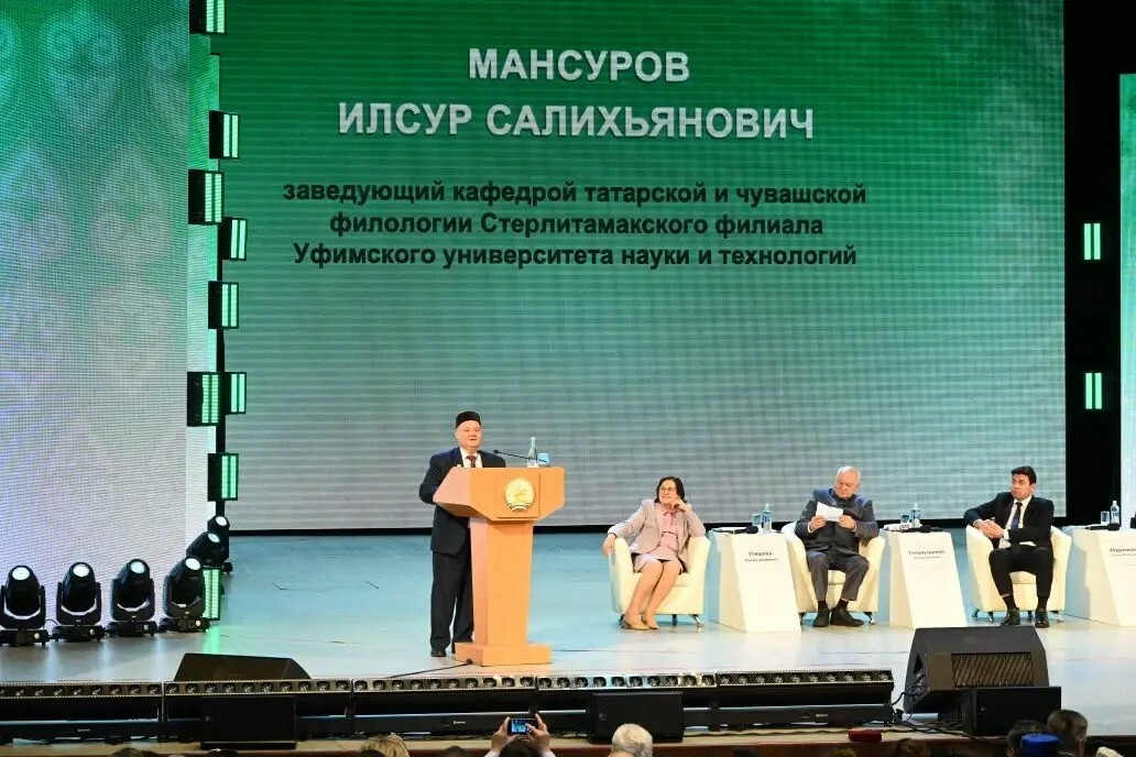 Илсур МАНСУРОВ: “Яшьләр арасында туган телдә аралашу “модасы” тудырырга кирәк!”