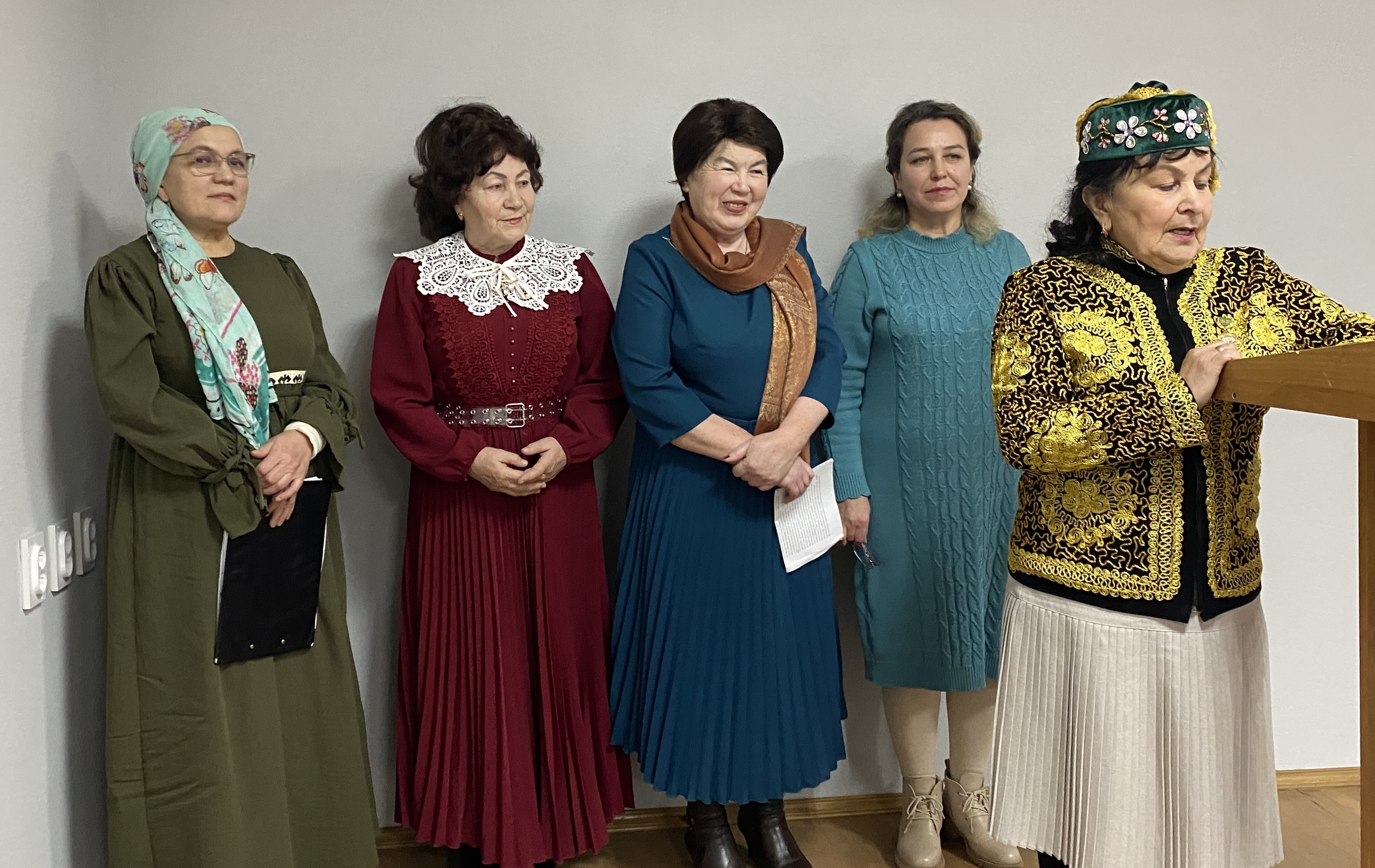 Татар әдипләре киңәш корды