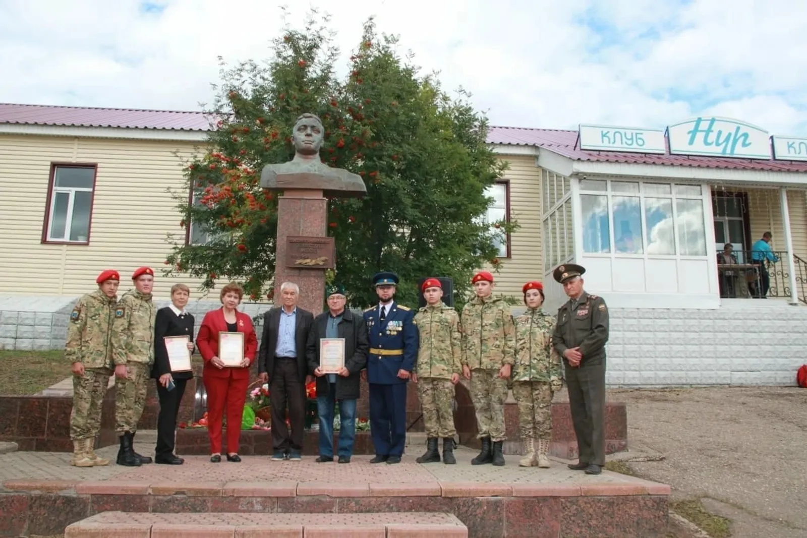 Нурия ВӘЛИӘХМӘТОВА. Илен саклаган, илен данлаган шагыйрь!