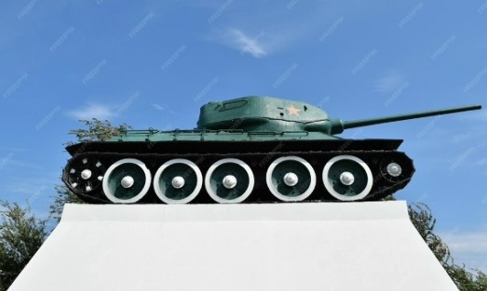 Әмир ӘМИНЕВ. Танкист. Повесть (Ахыры бар)